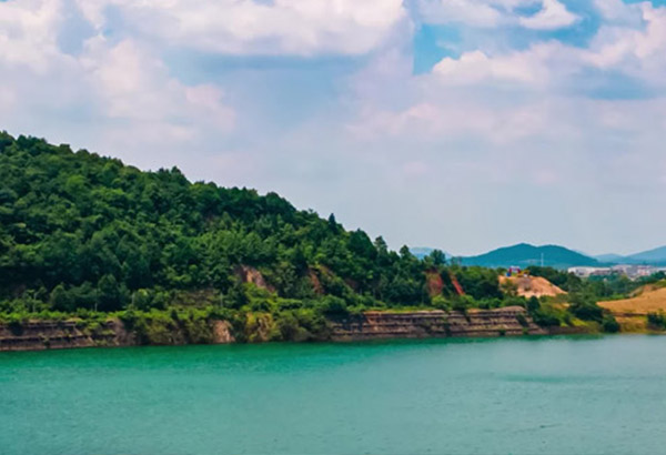 米兰·(milan)中国官网-球迷群英汇聚重机山东卫视广告